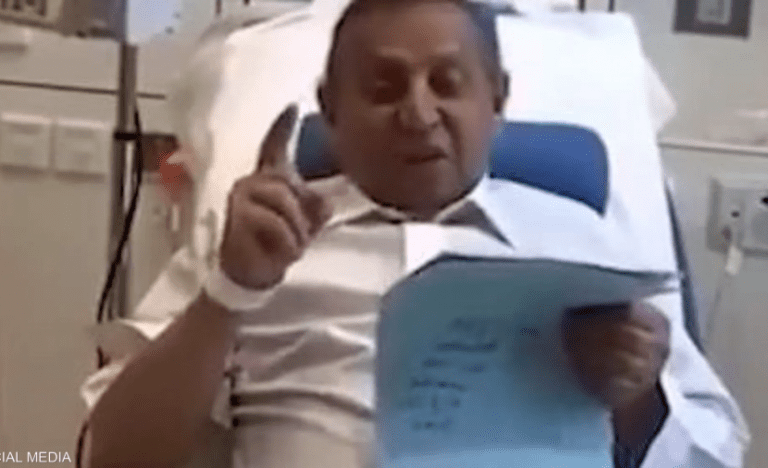 فيديو قصيدة كريم العراقي في المستشفى قبل وفاته